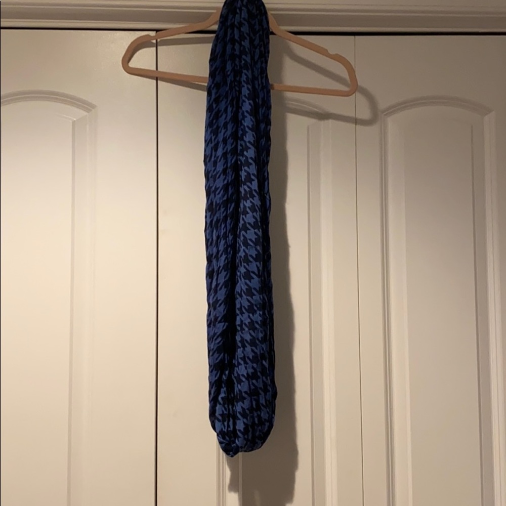 Fashion scarves